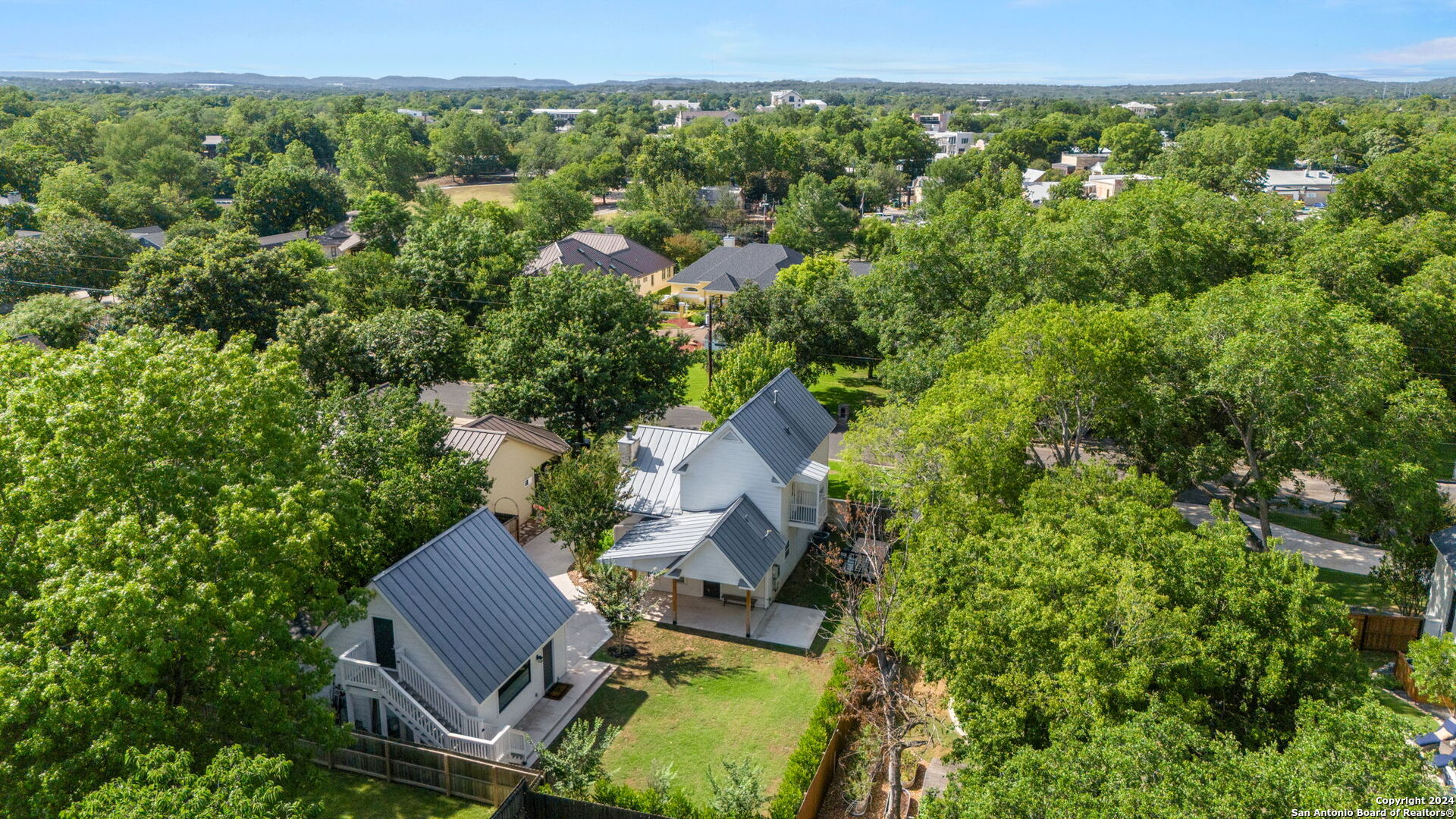 117 W EVERGREEN ST