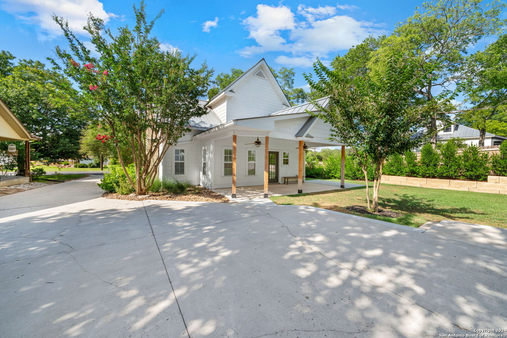 117 W EVERGREEN ST
