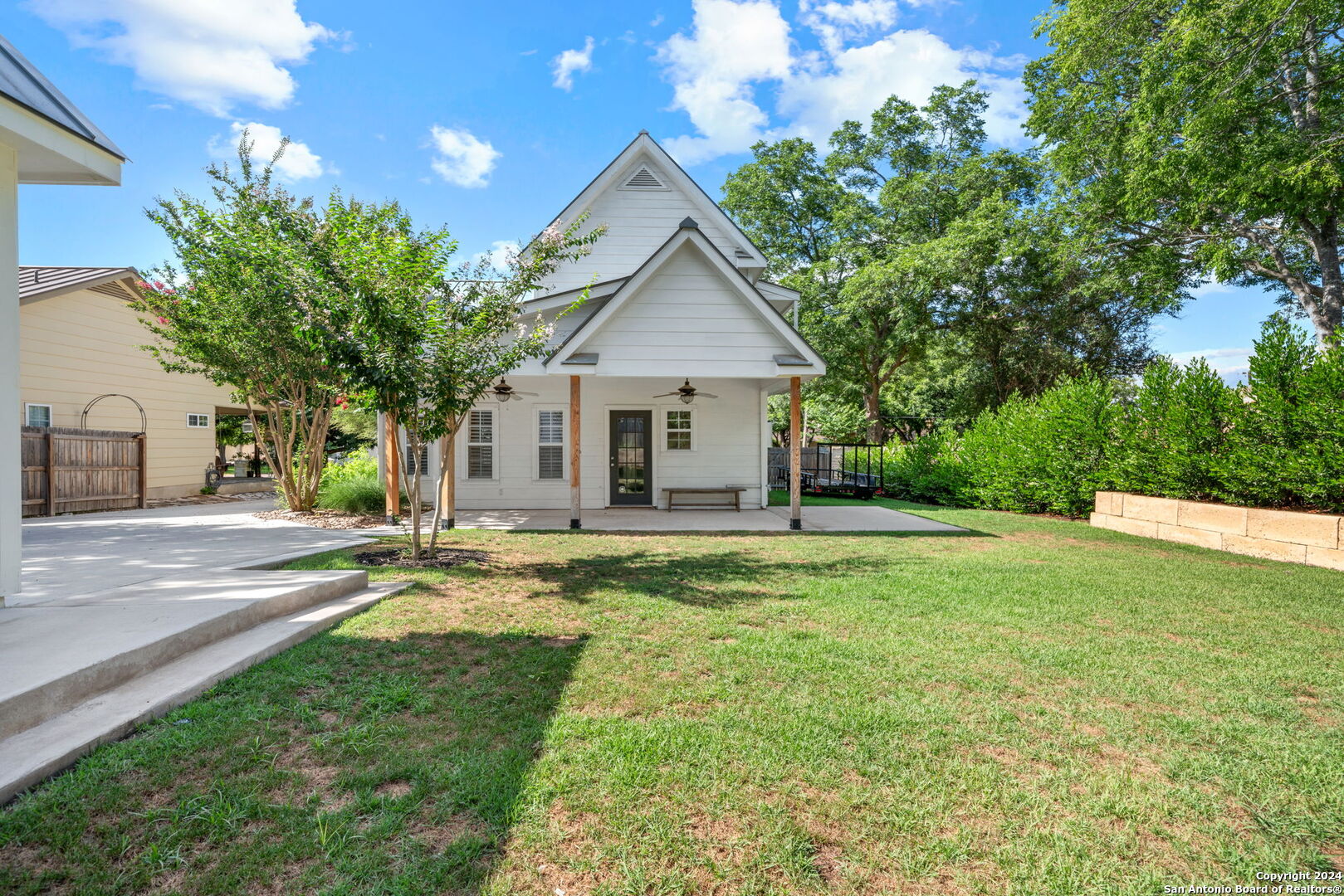 117 W EVERGREEN ST