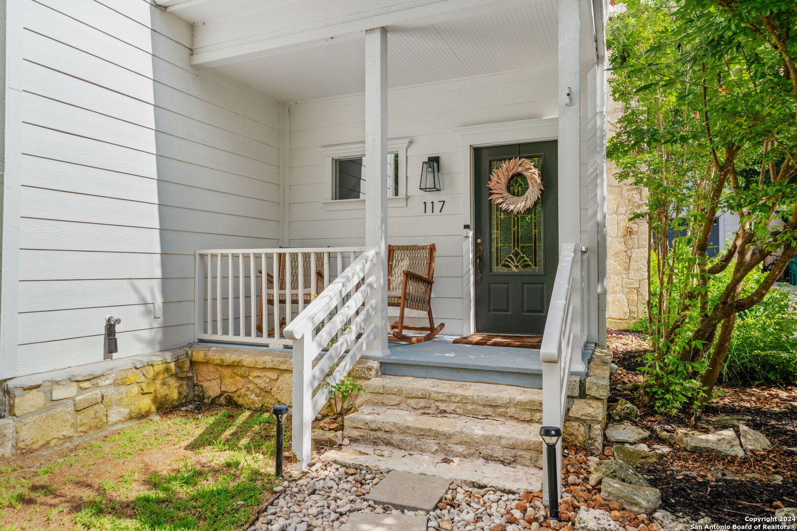 117 W EVERGREEN ST
