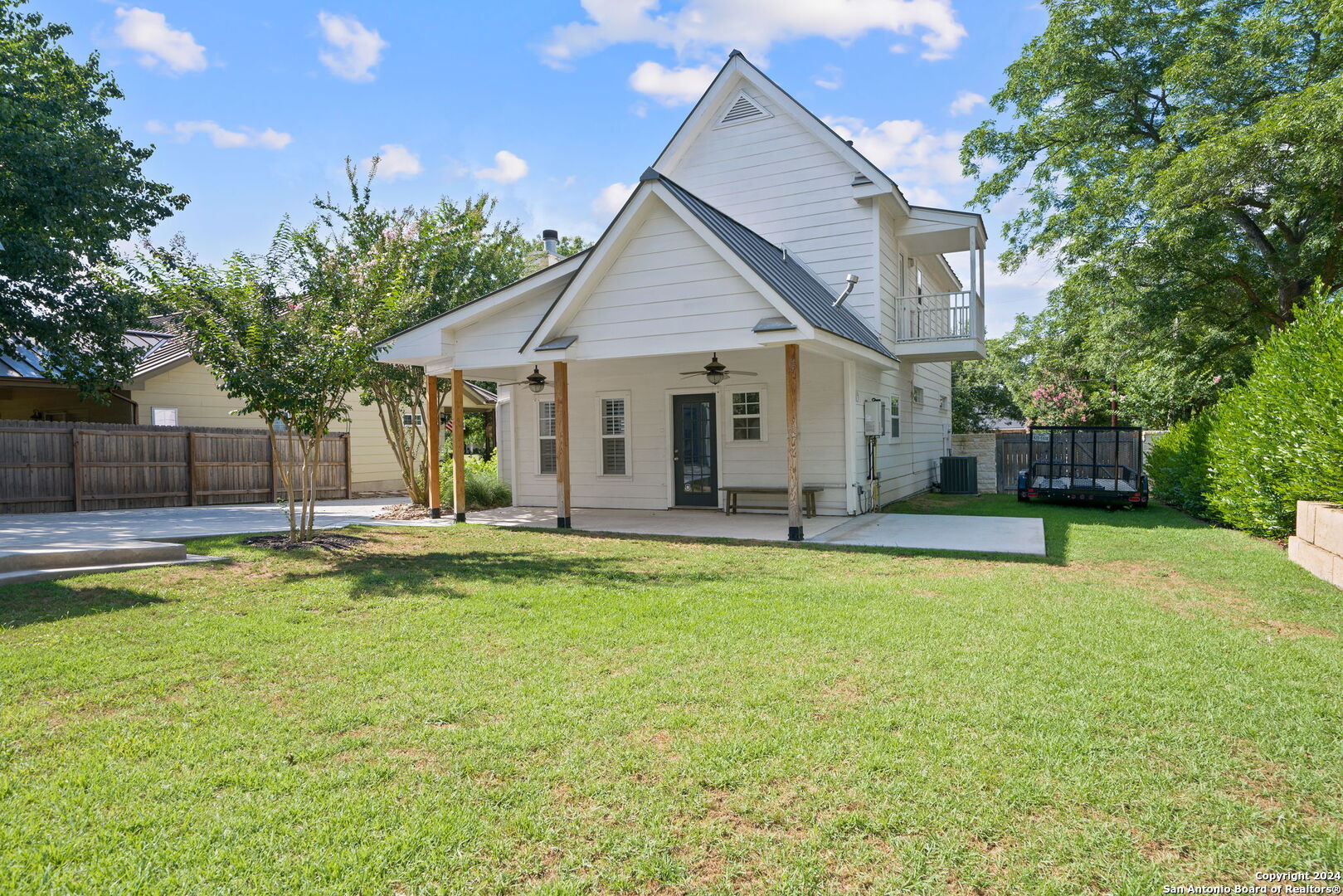 117 W EVERGREEN ST
