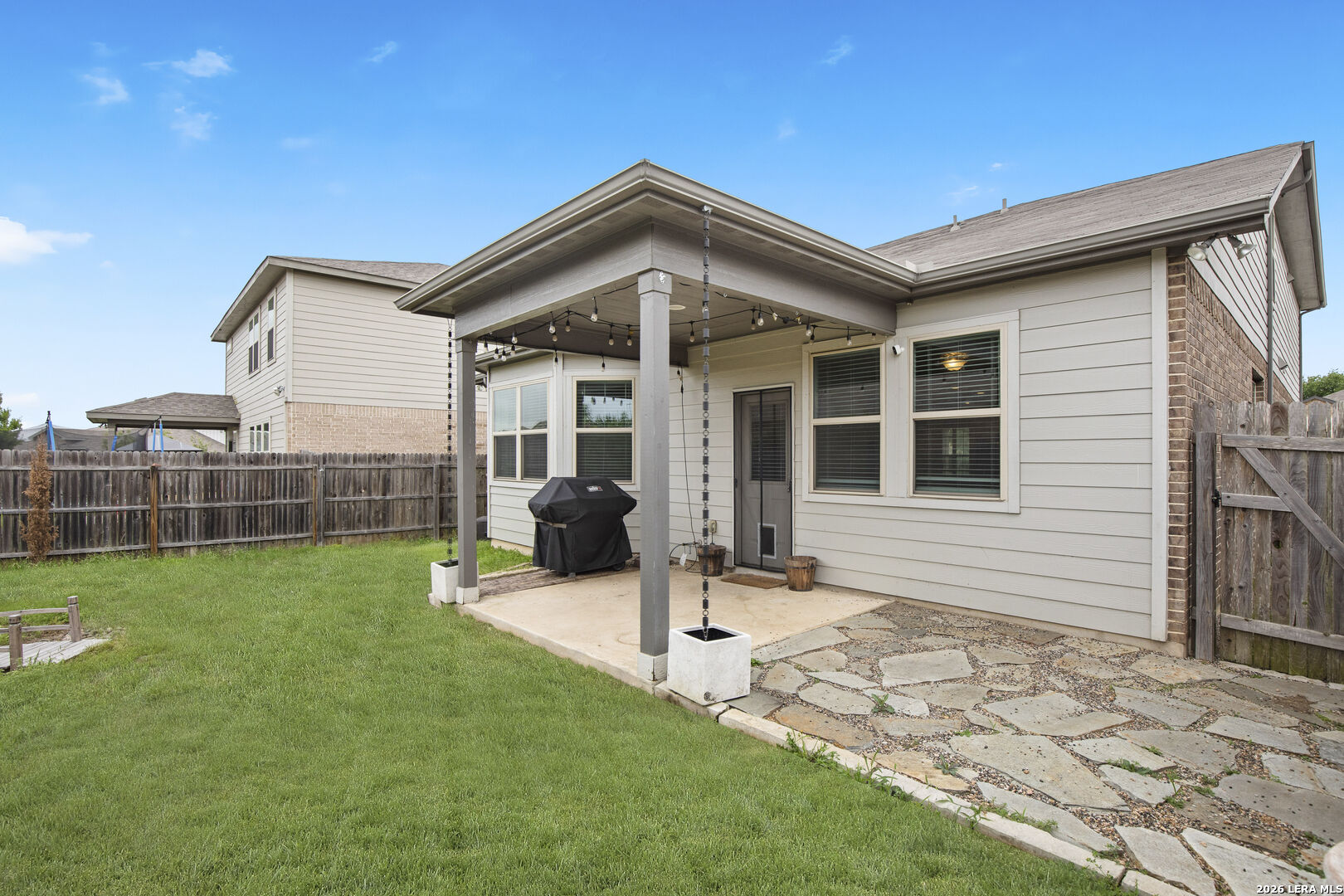 121 Abbeydell