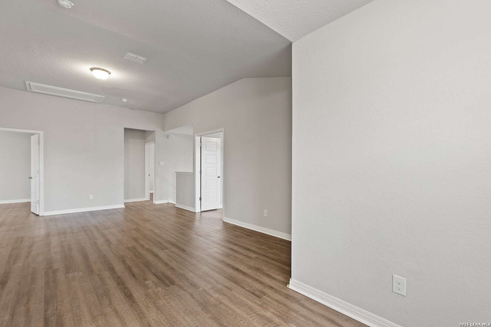 121 Abbeydell