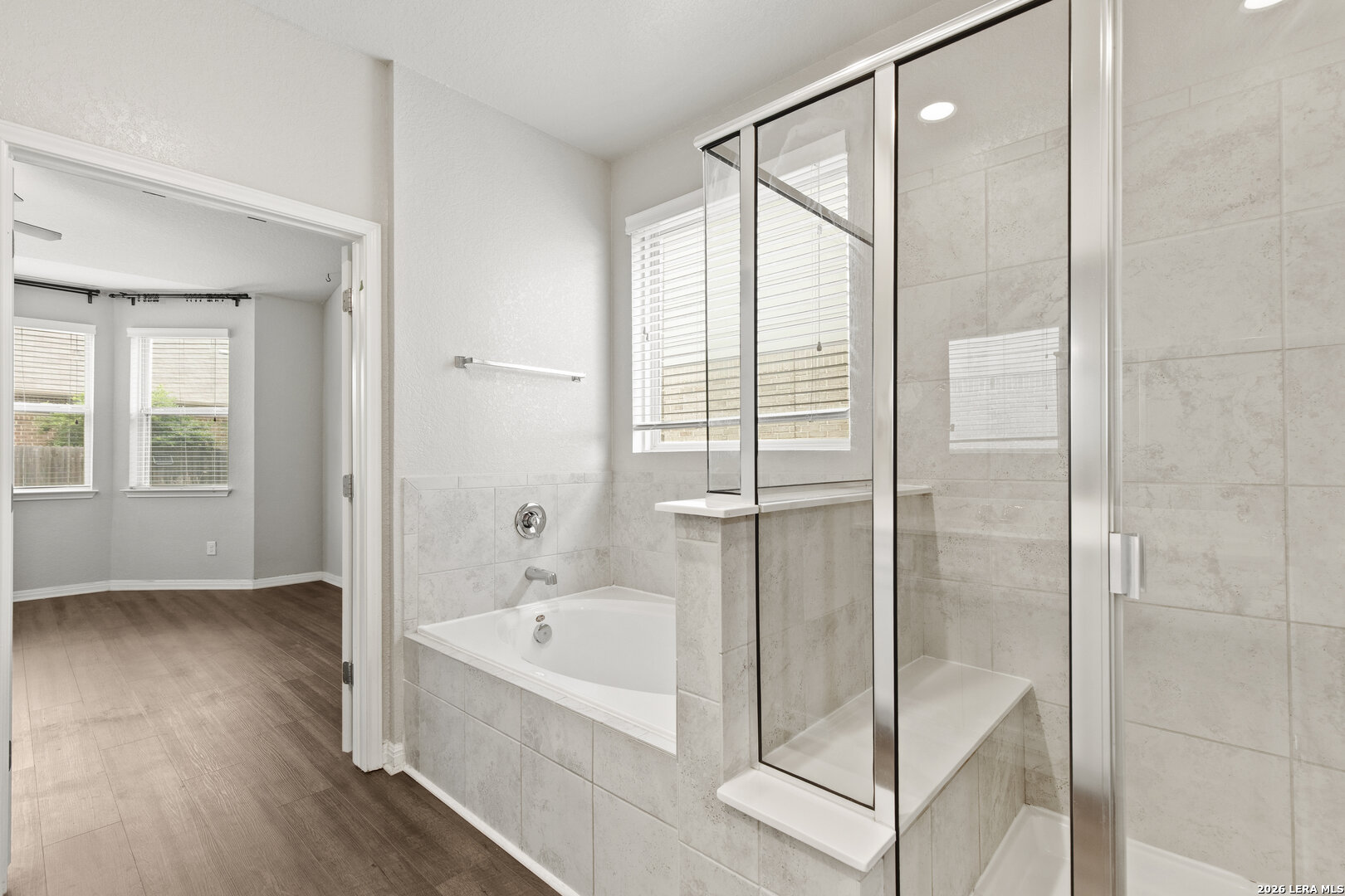 121 Abbeydell