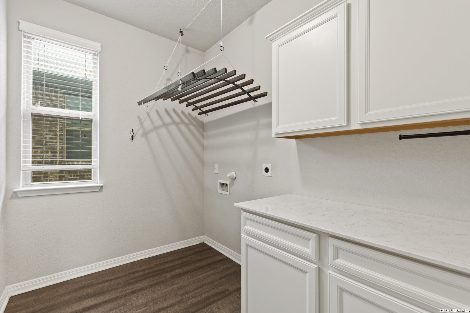 121 Abbeydell
