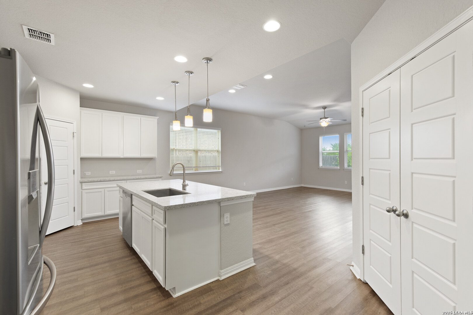 121 Abbeydell