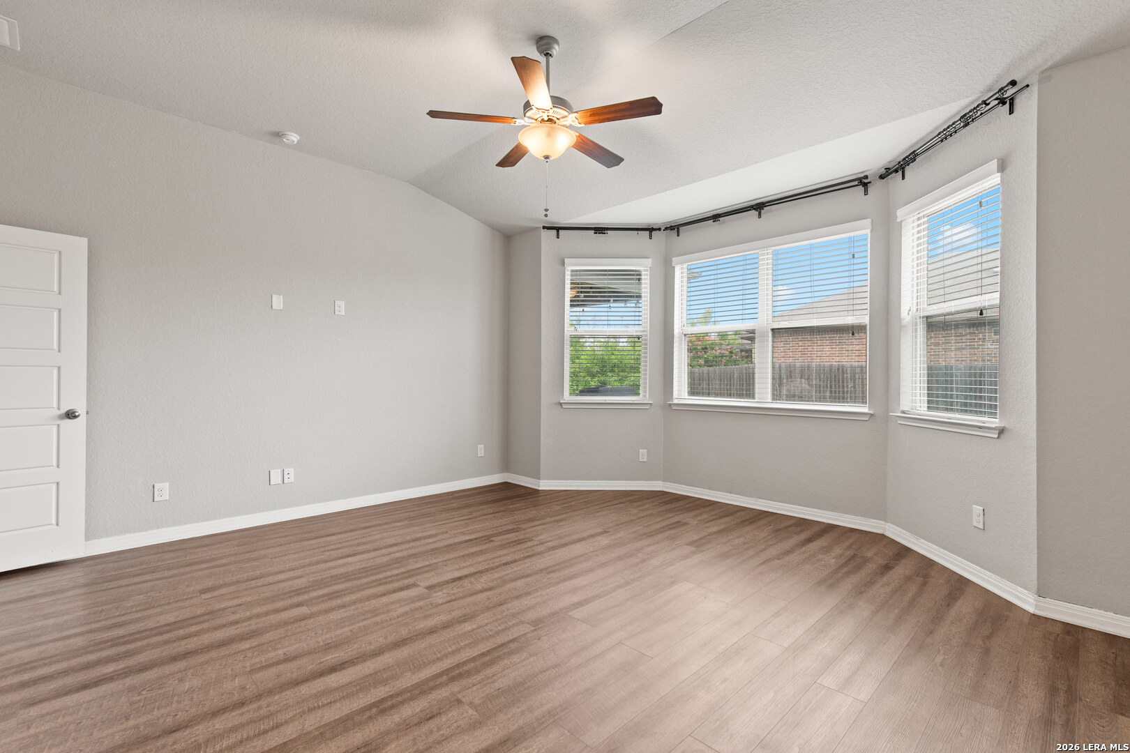 121 Abbeydell