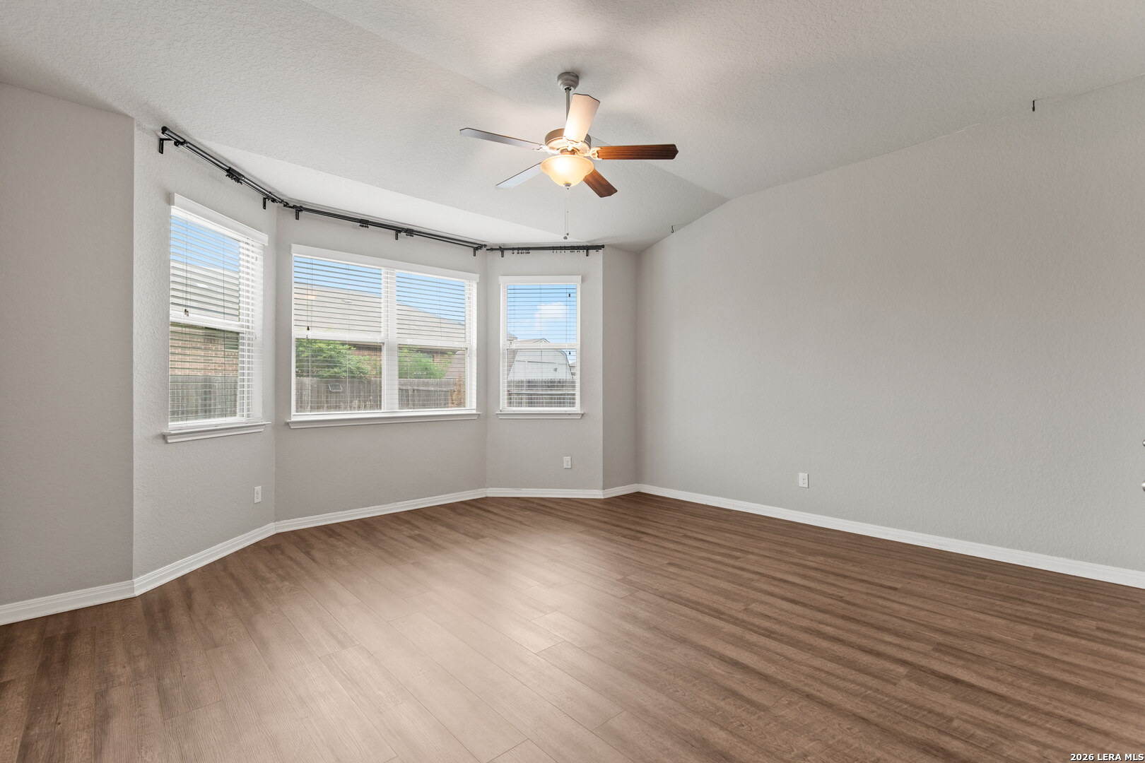 121 Abbeydell