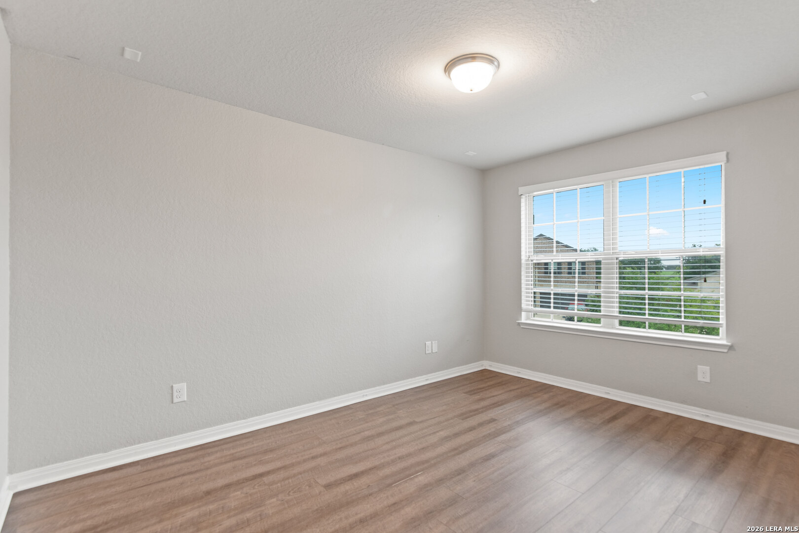 121 Abbeydell