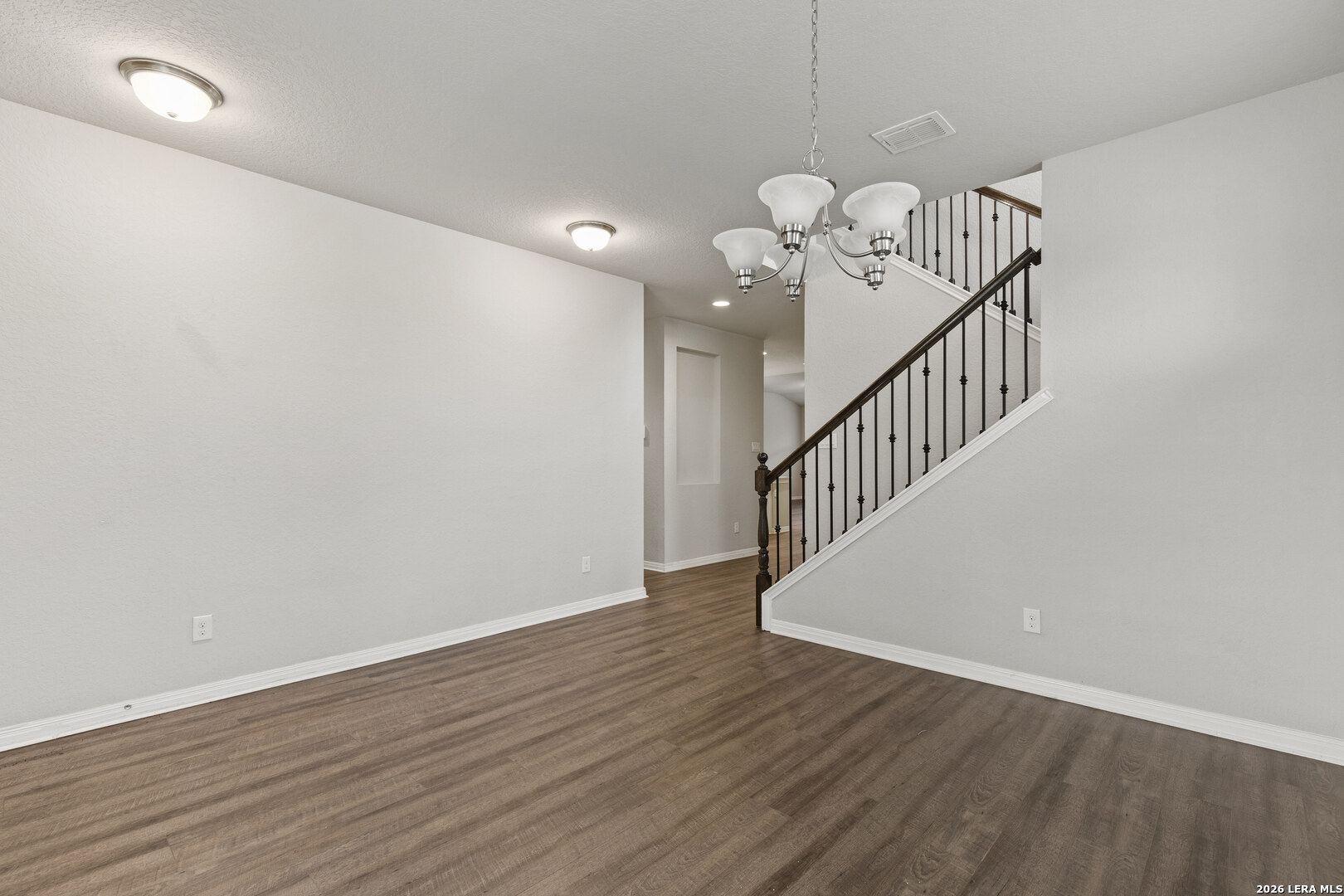 121 Abbeydell
