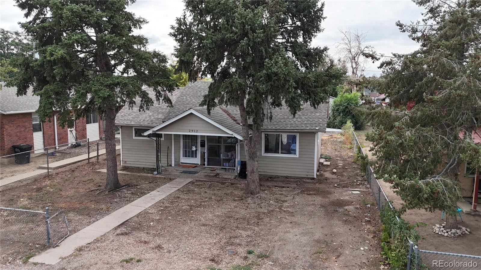 2912 W Short Place