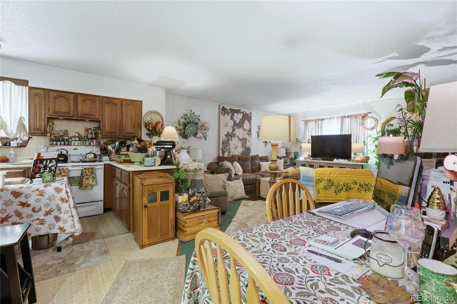 4615 S Santa Fe Drive