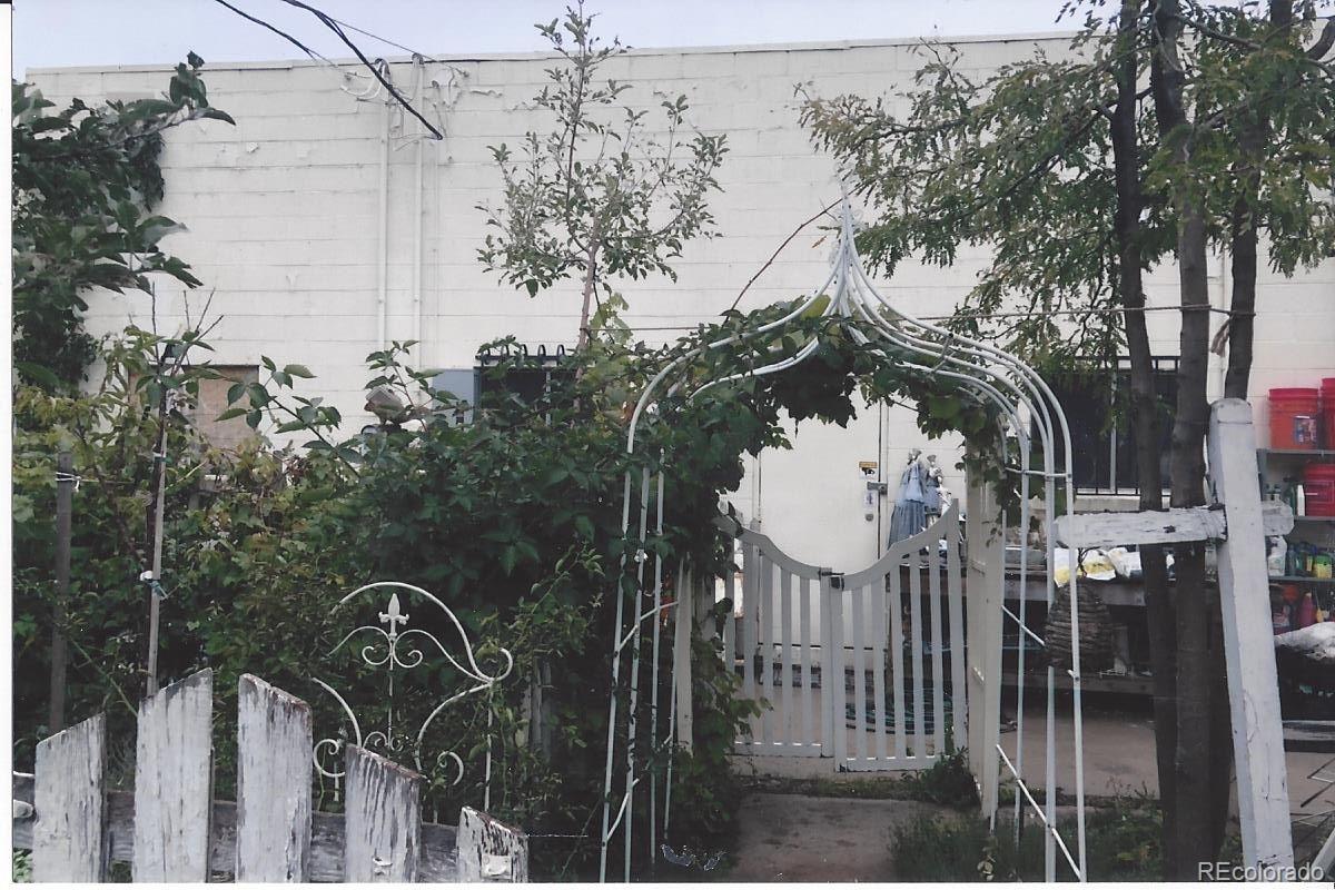 4615 S Santa Fe Drive