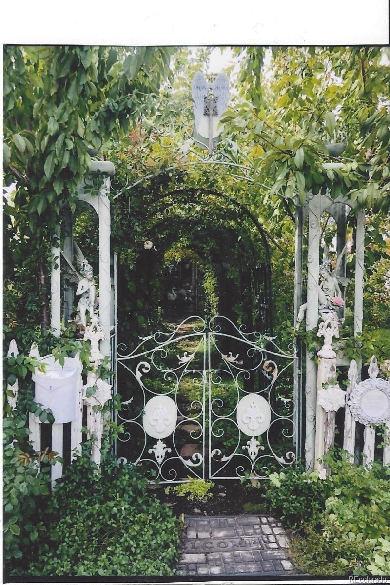 4615 S Santa Fe Drive