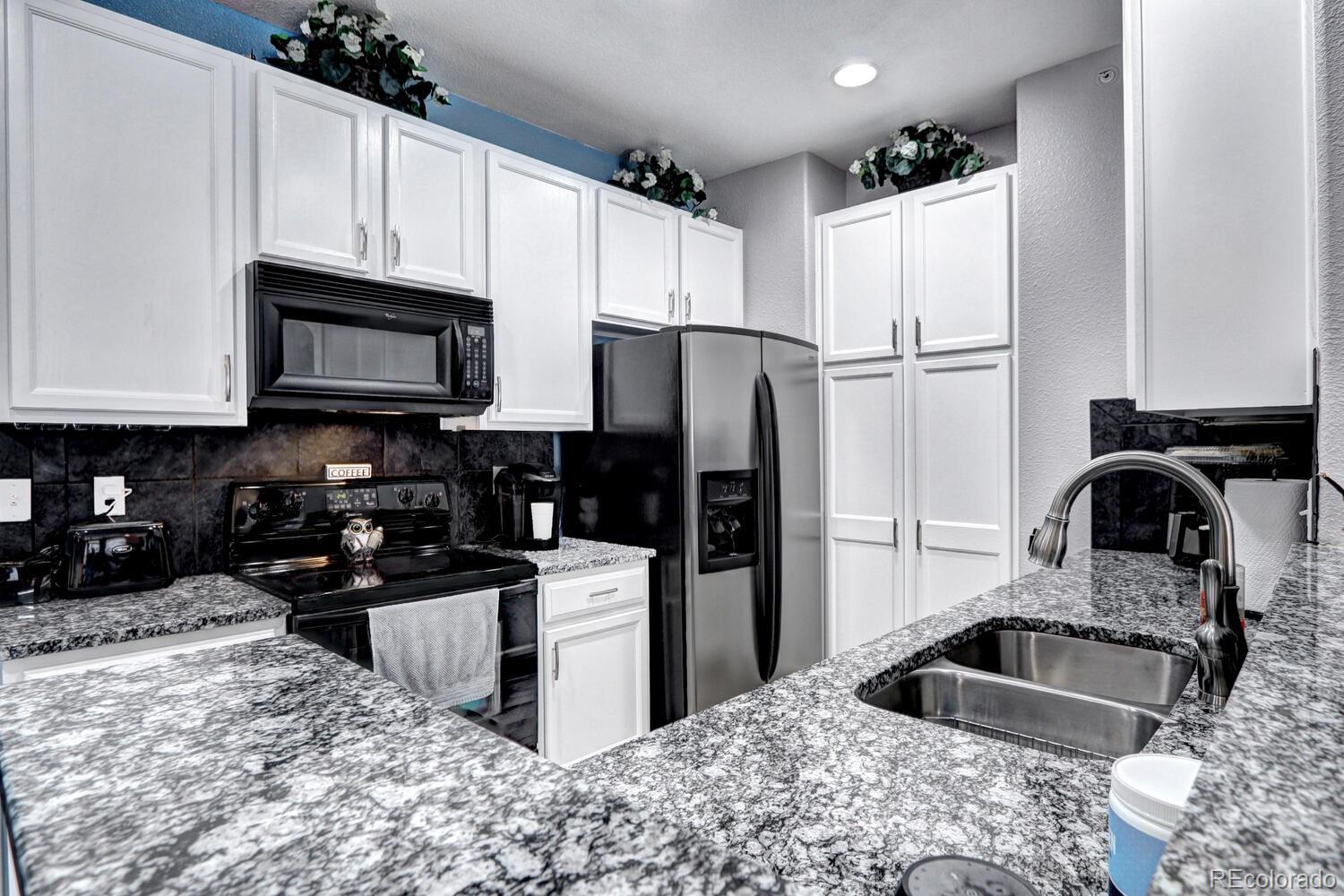 1561 Olympia Circle Unit: 208