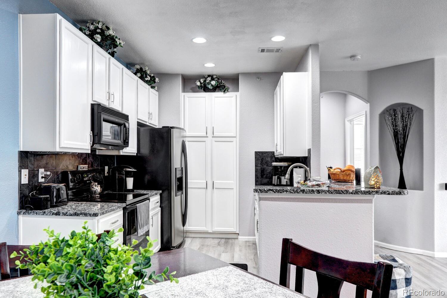 1561 Olympia Circle Unit: 208