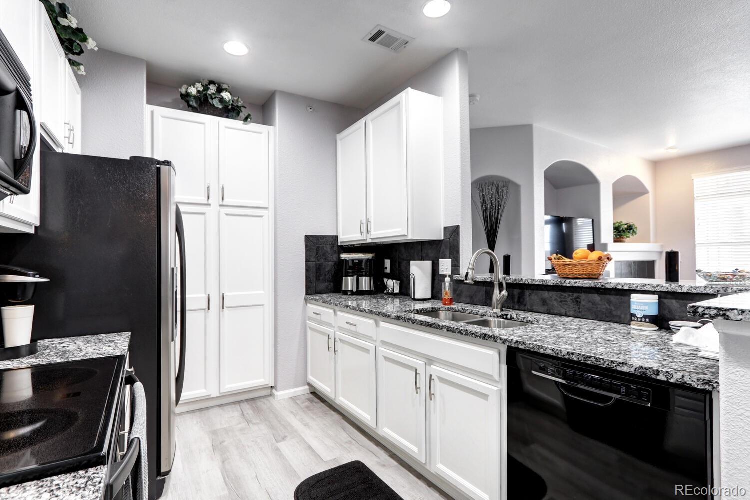 1561 Olympia Circle Unit: 208