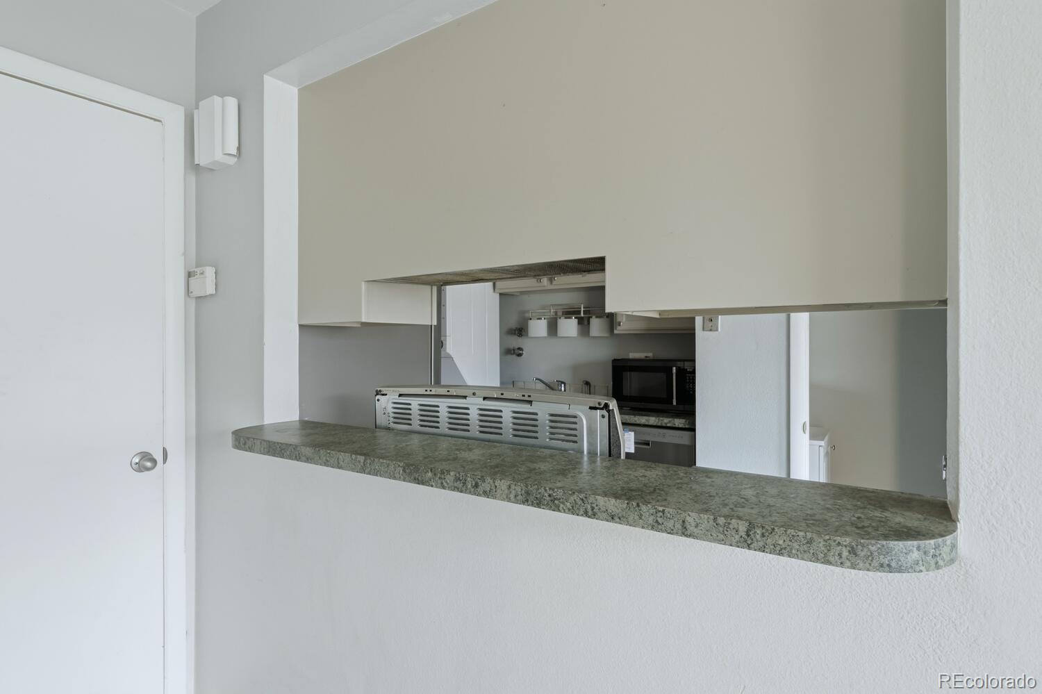 3354 S Flower Street Unit: 14