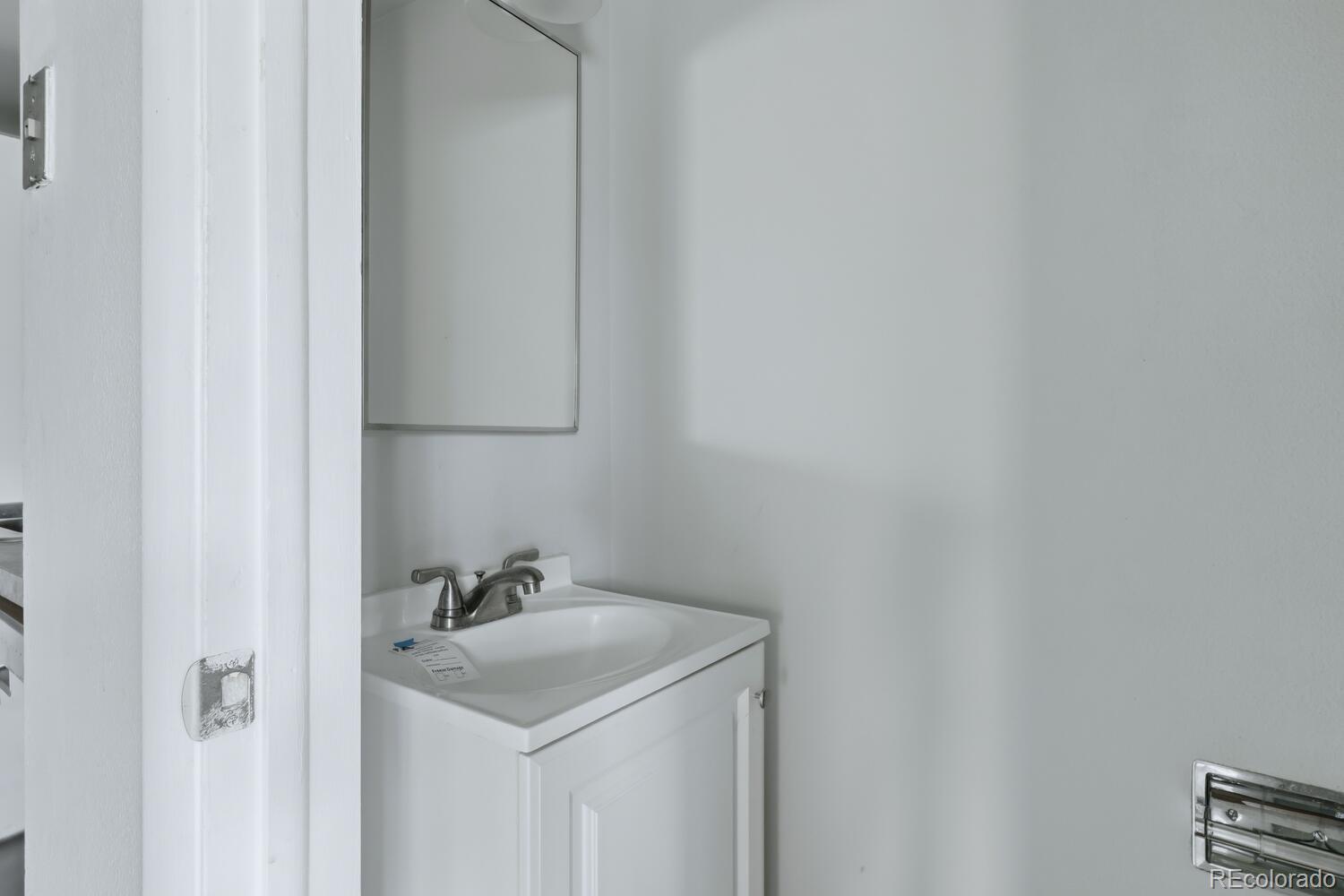 3354 S Flower Street Unit: 14