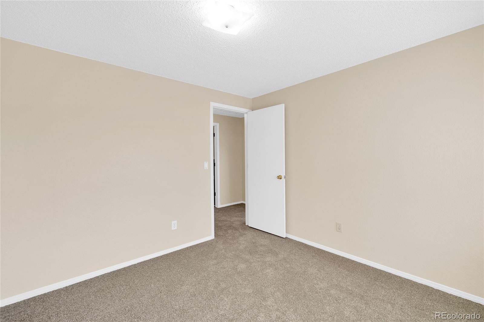 9313 W 91st Place