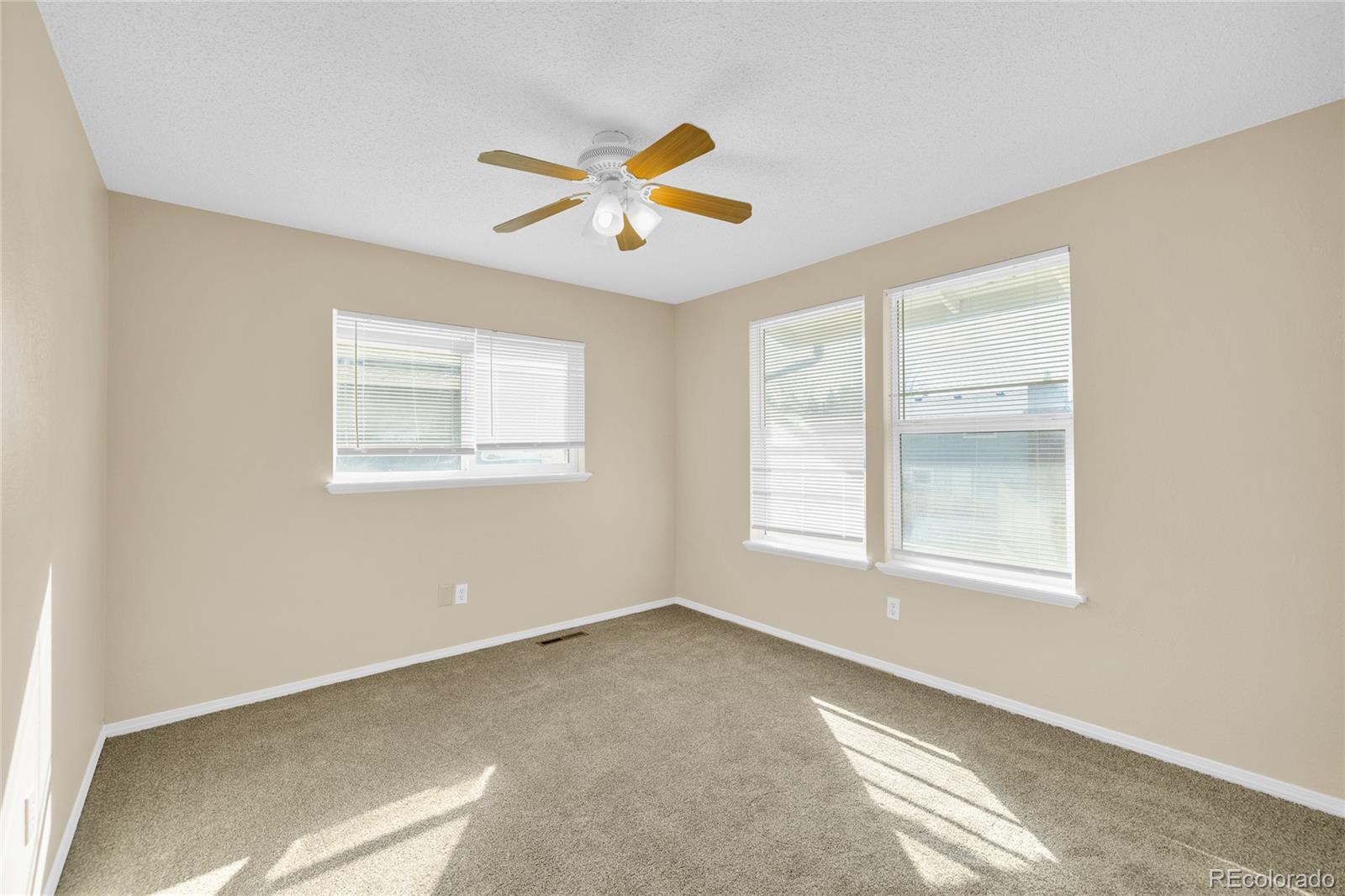 9313 W 91st Place