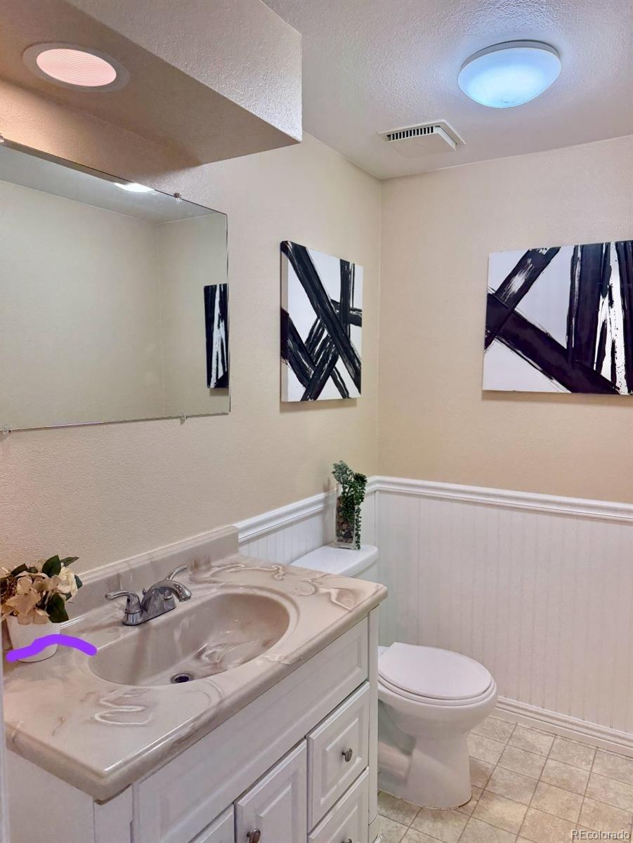 9313 W 91st Place