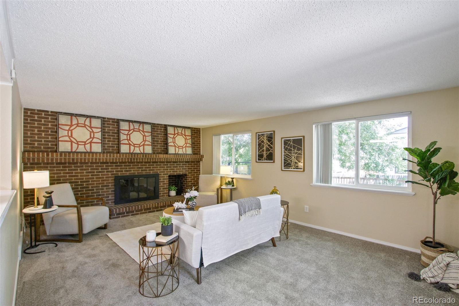 9313 W 91st Place