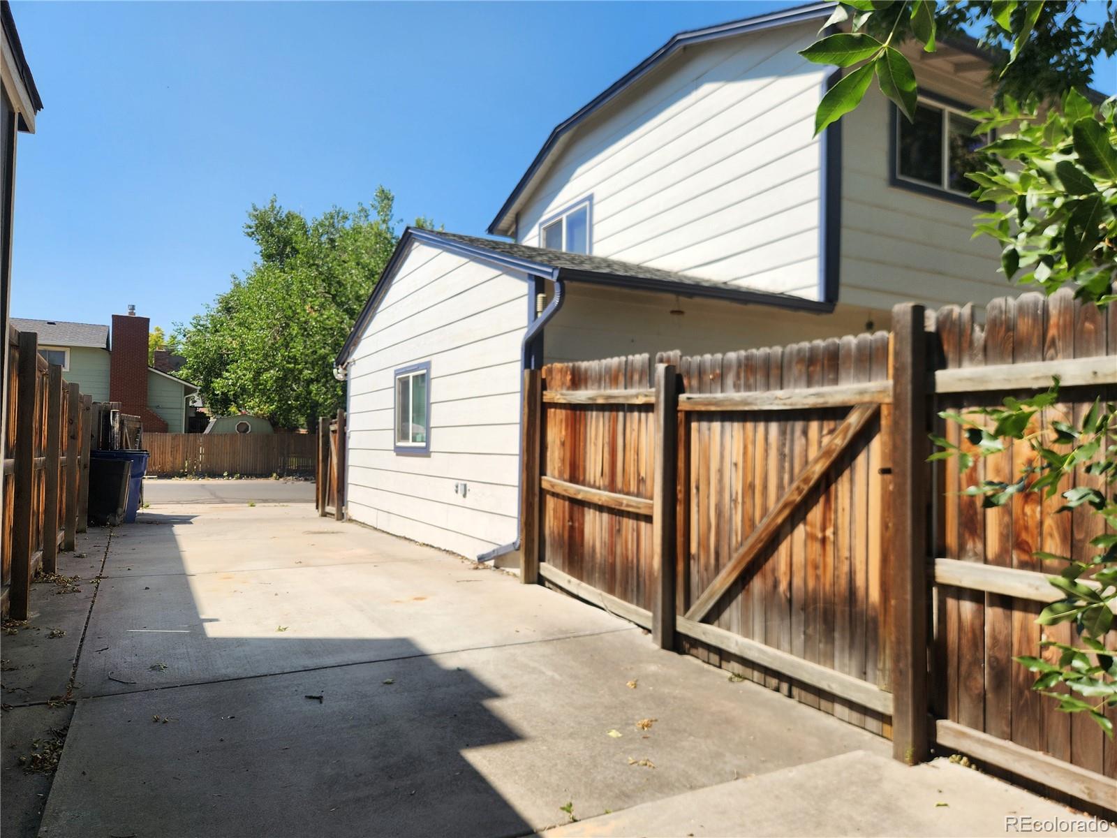 9313 W 91st Place
