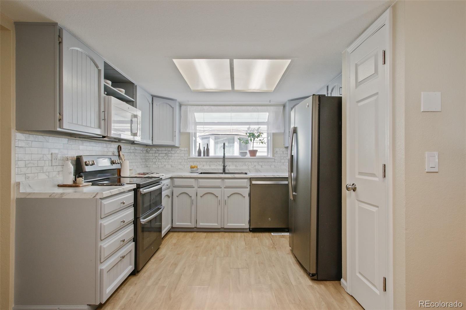 9313 W 91st Place