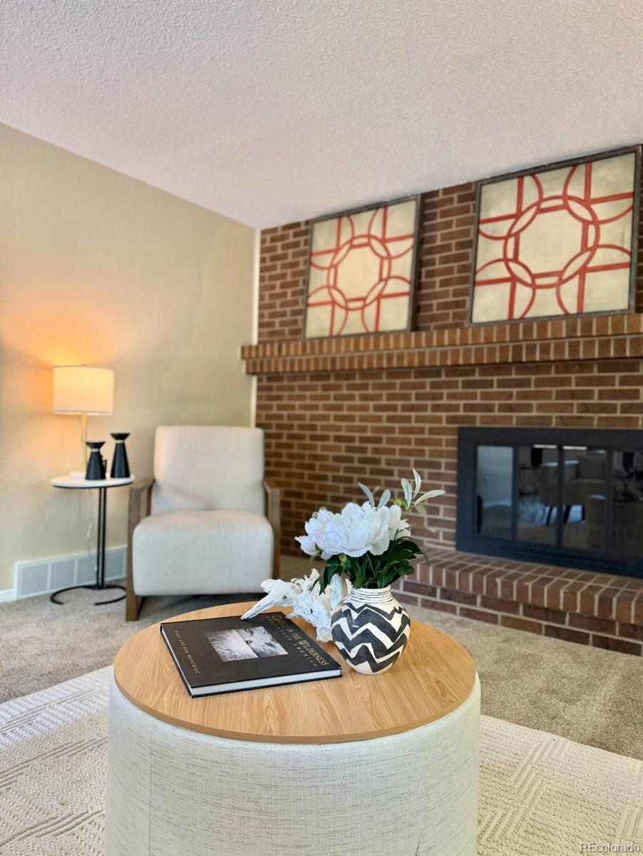 9313 W 91st Place