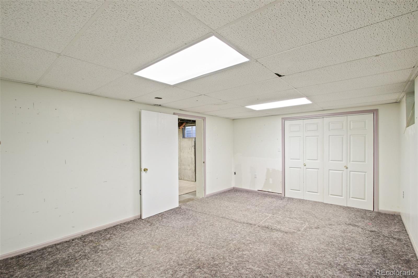 9313 W 91st Place