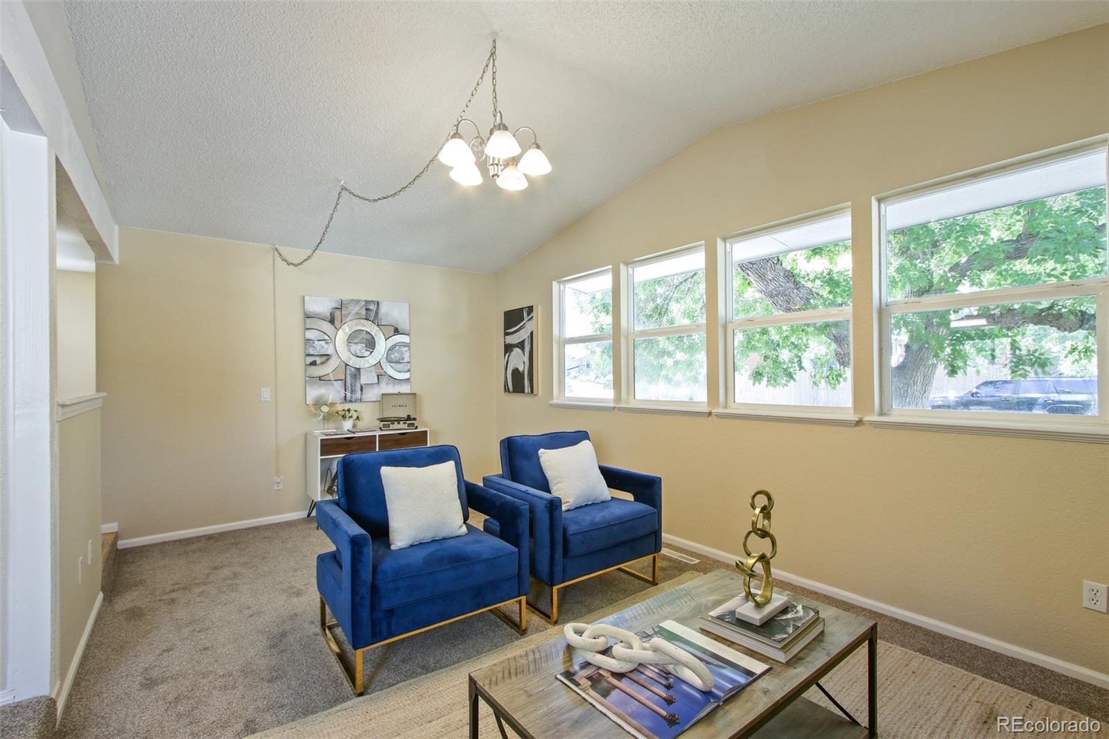 9313 W 91st Place