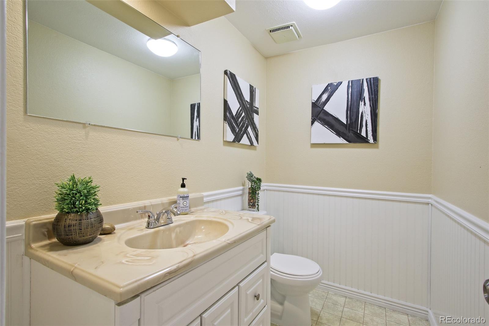 9313 W 91st Place