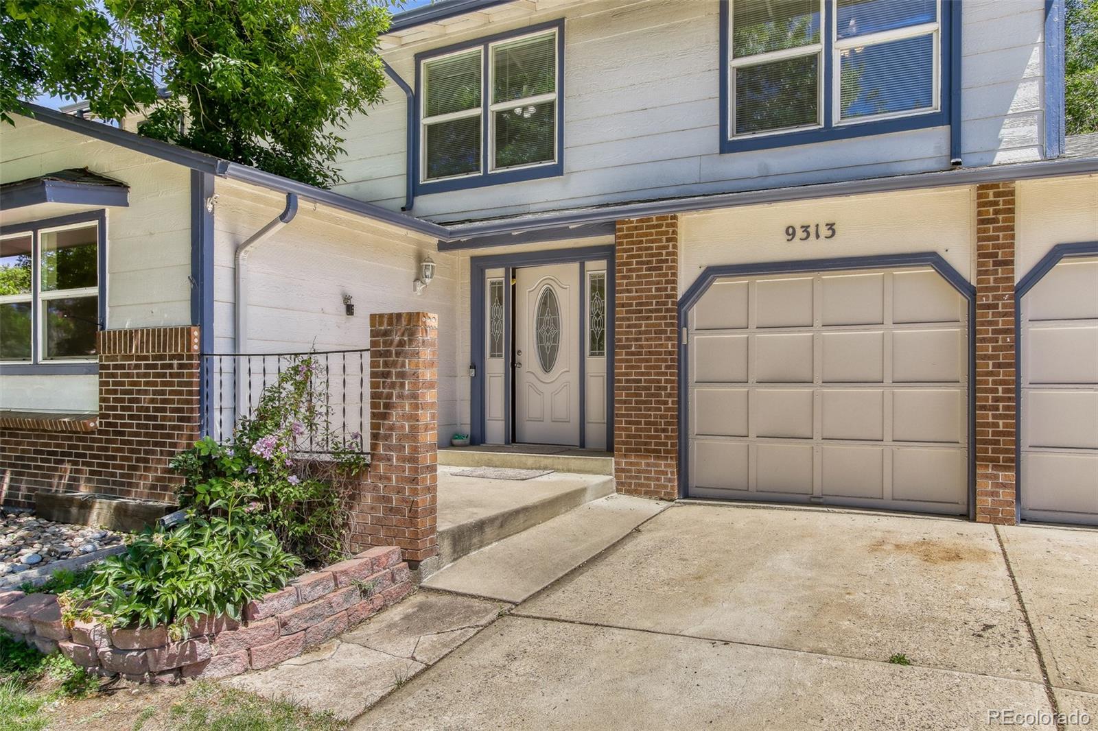 9313 W 91st Place