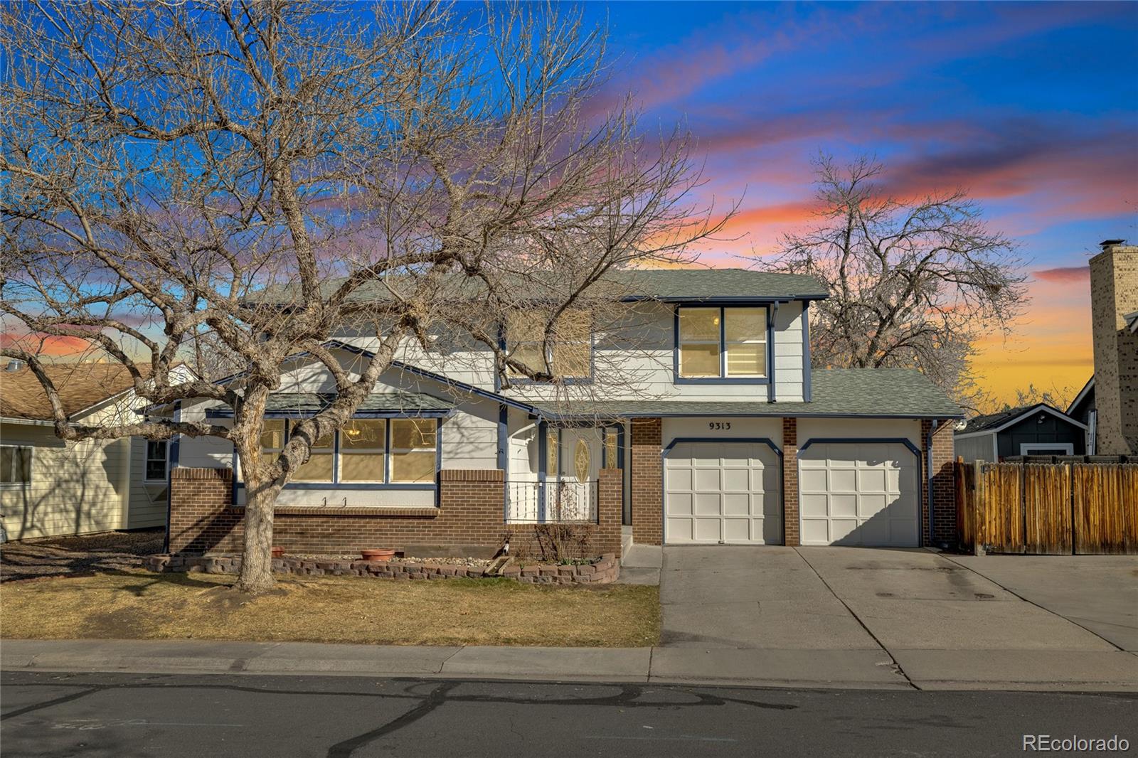 9313 W 91st Place