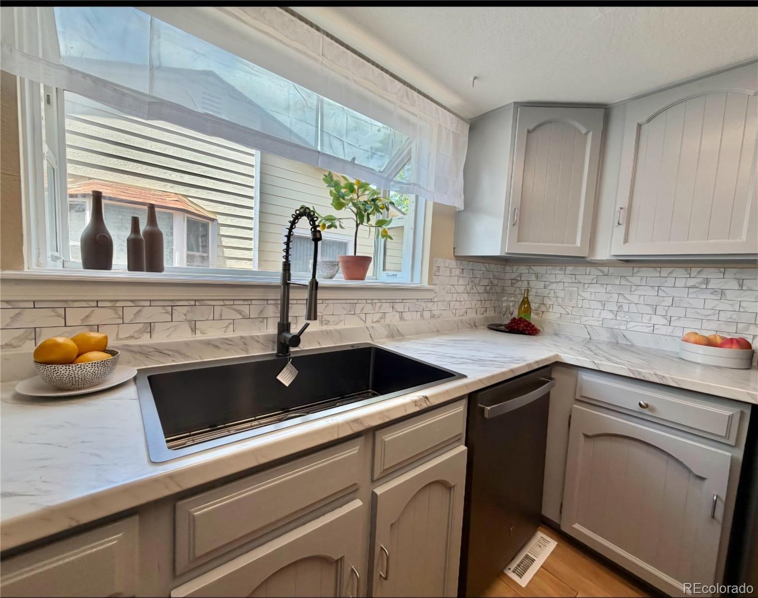 9313 W 91st Place