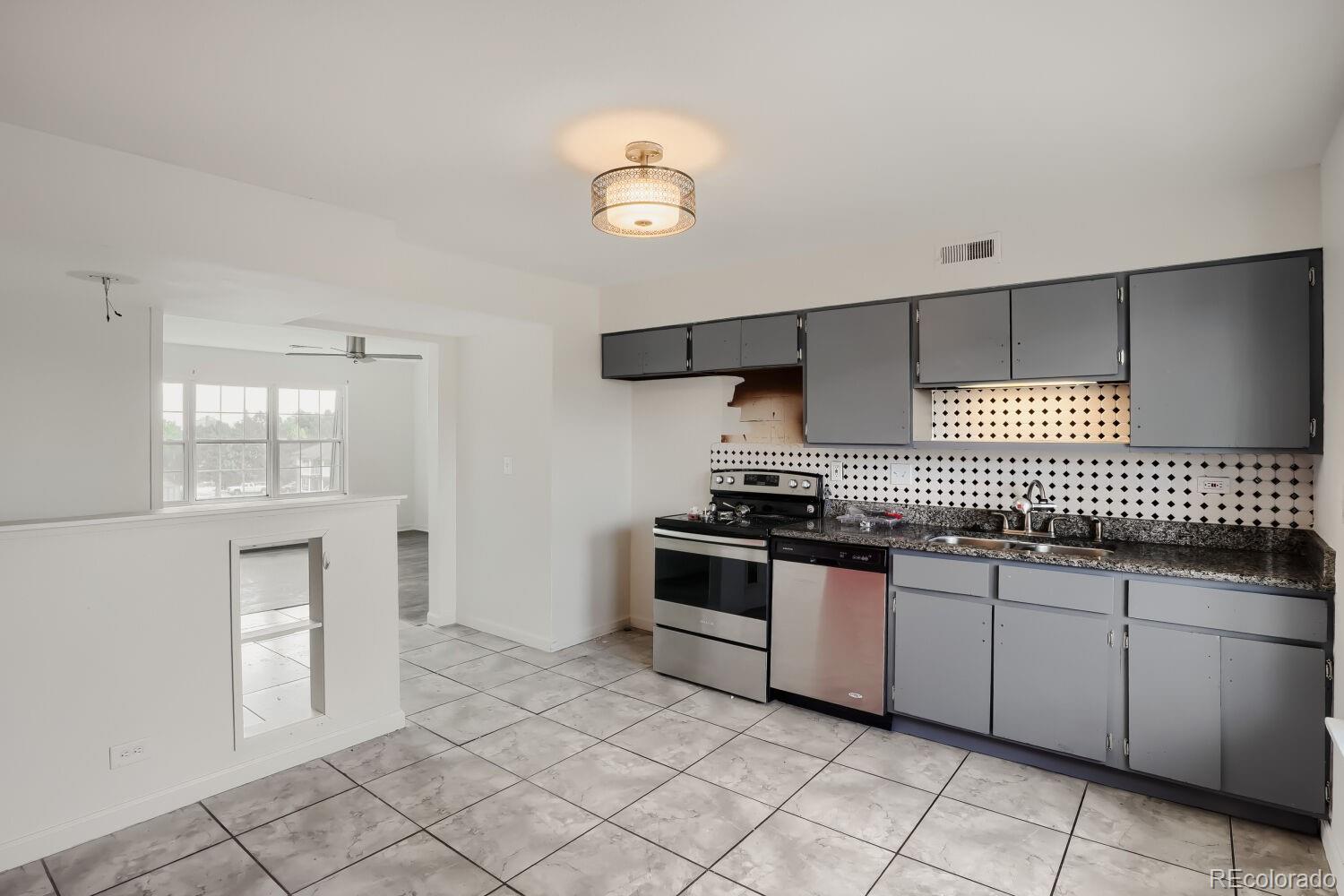 9444 E Girard Avenue Unit: 12
