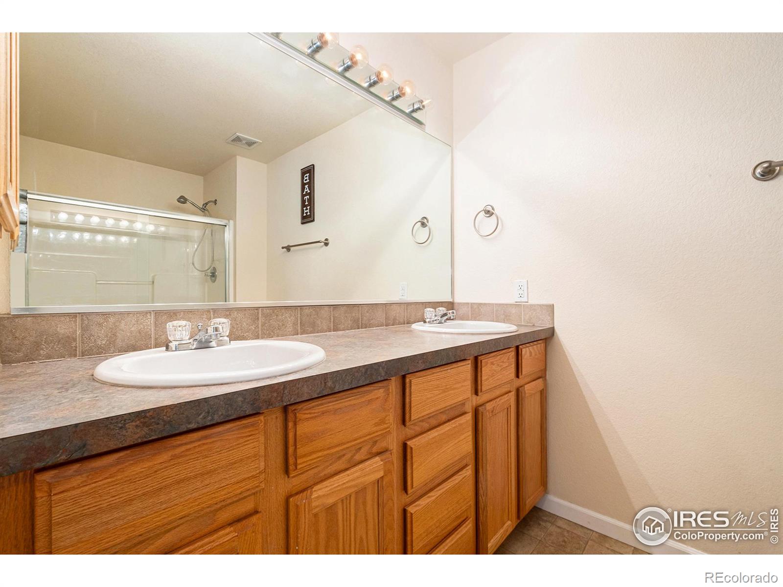 4333 Paintbrush Drive