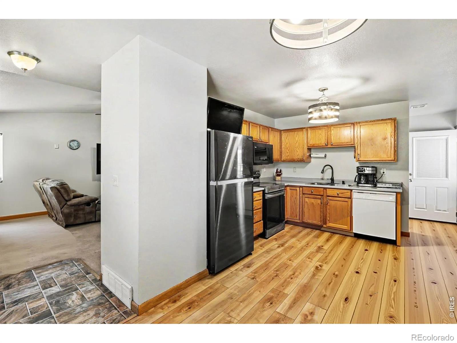 3220 Red Tail Way