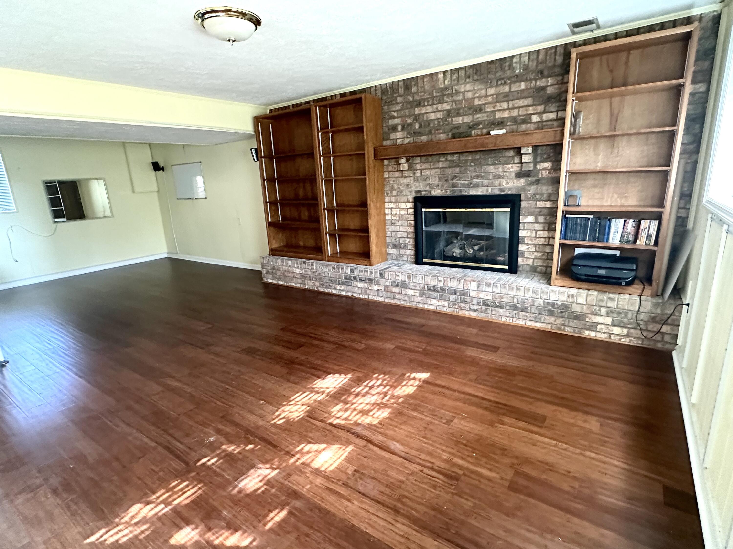 1433 Jocasta Drive