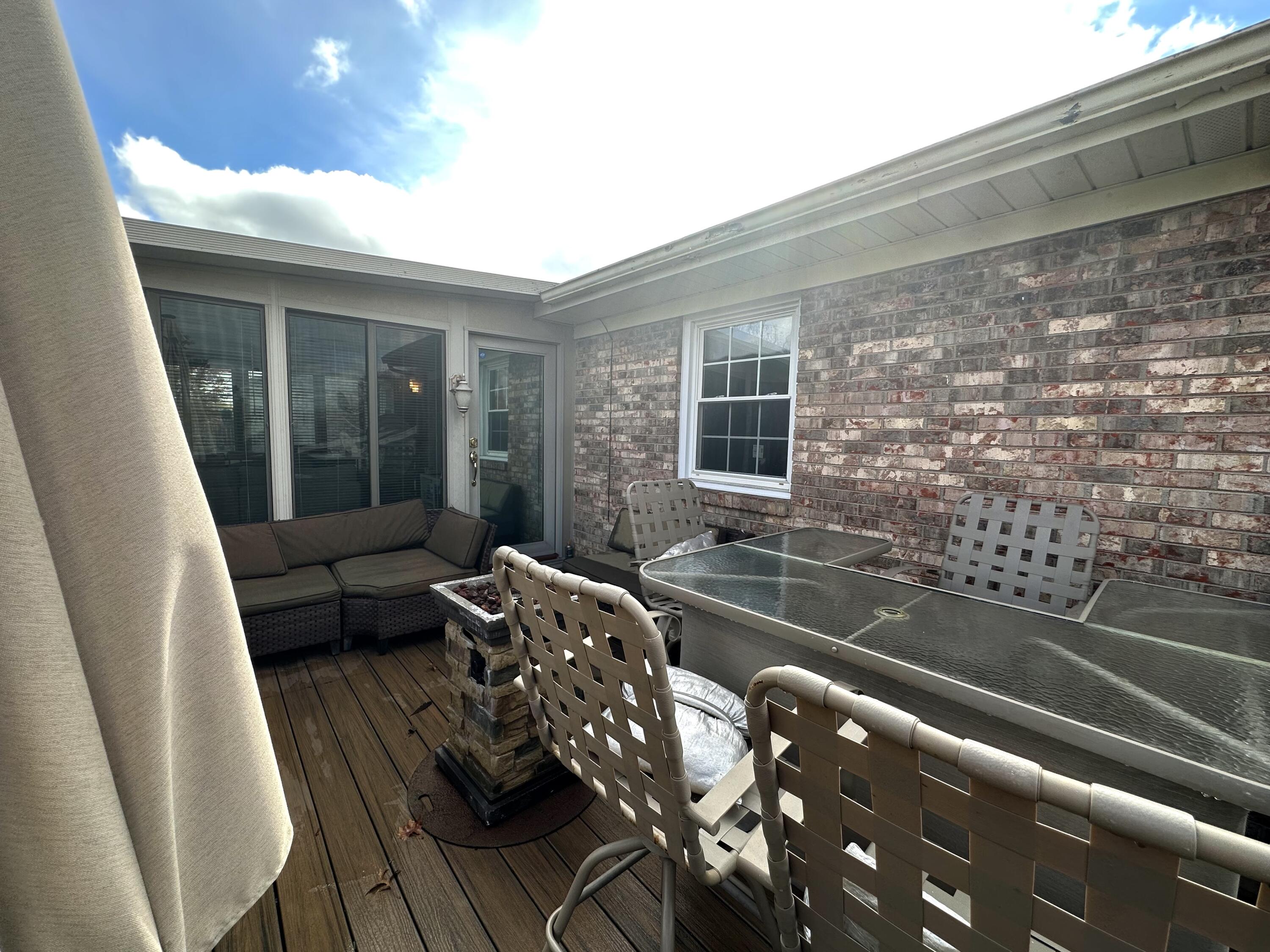 1433 Jocasta Drive