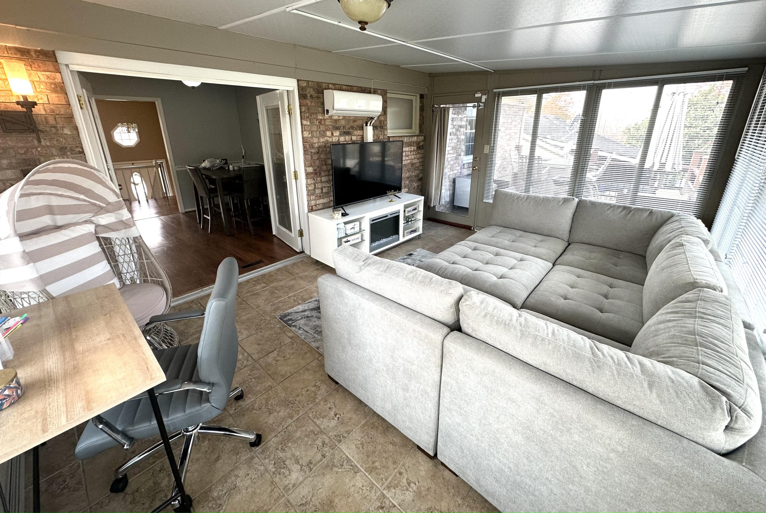 1433 Jocasta Drive
