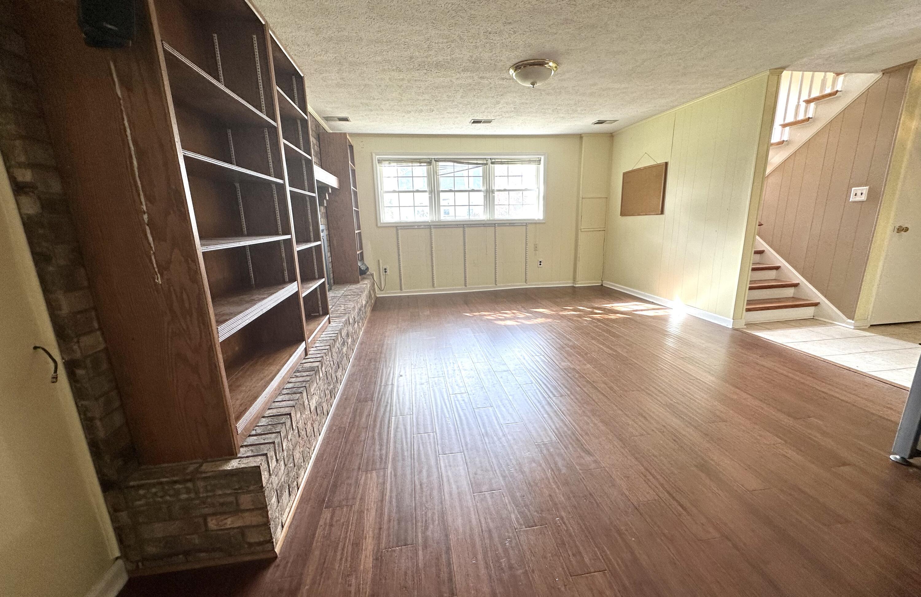1433 Jocasta Drive