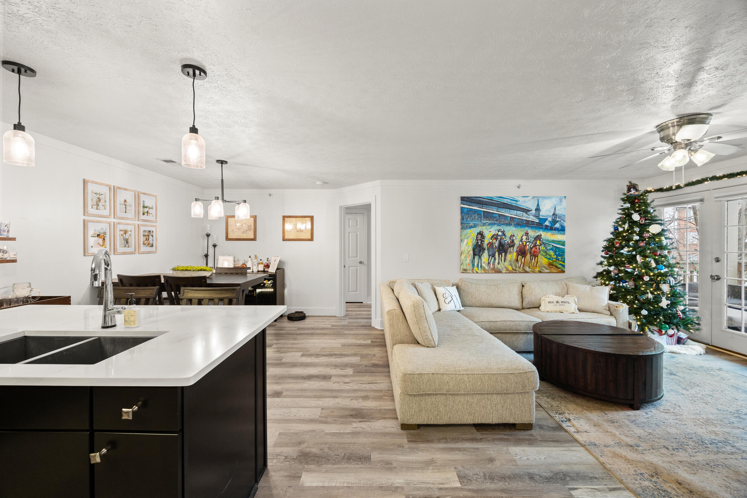 600 Vincent Way 2206