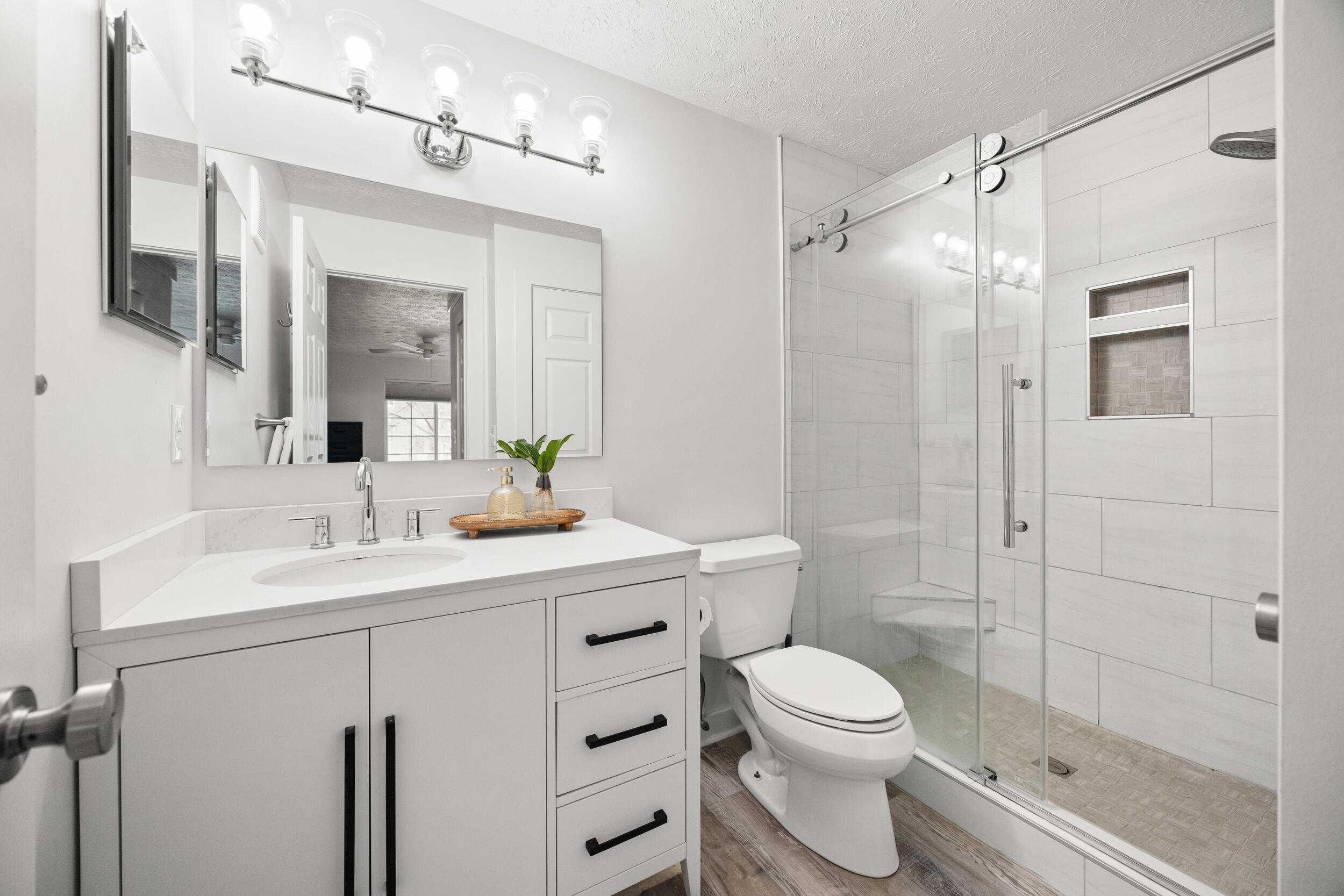 600 Vincent Way 2206