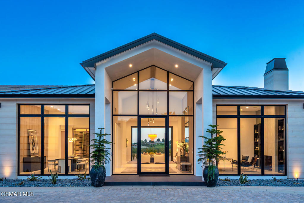 1856 Dawn Meadow Street