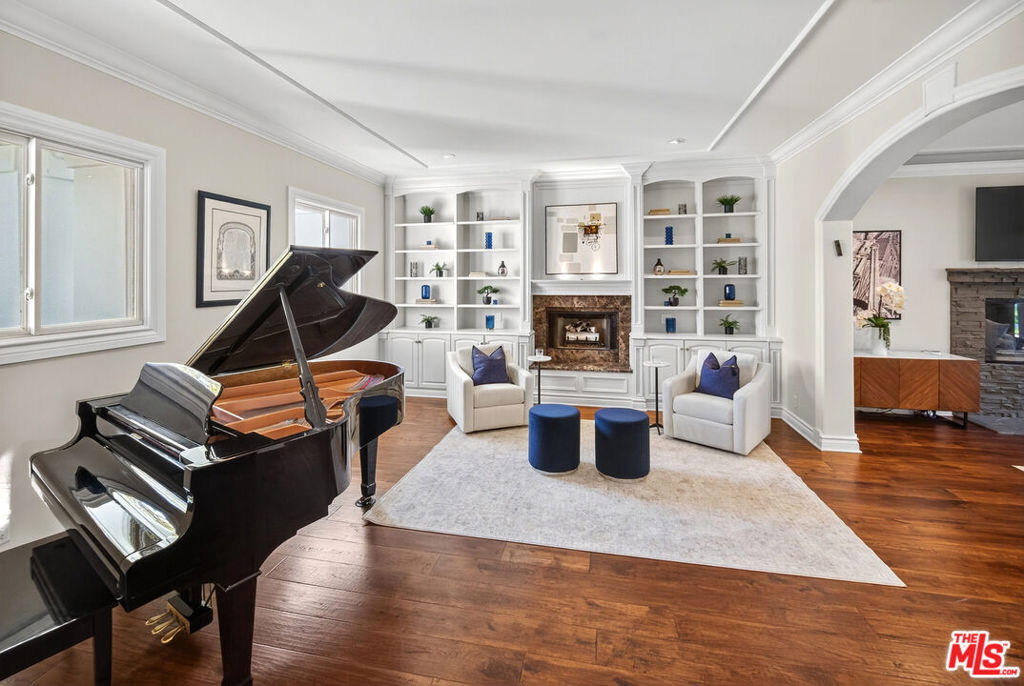 25527 Hamilton Court