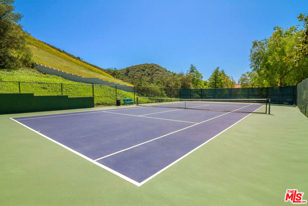 25527 Hamilton Court