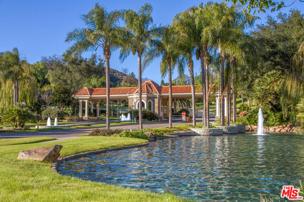 25527 Hamilton Court