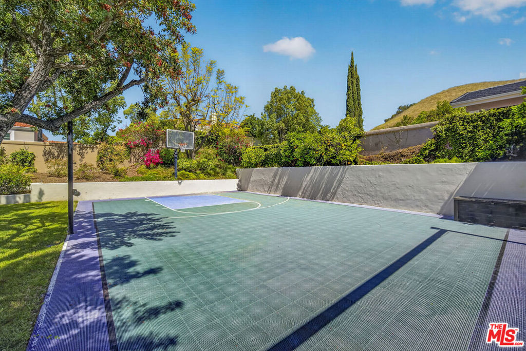 25527 Hamilton Court